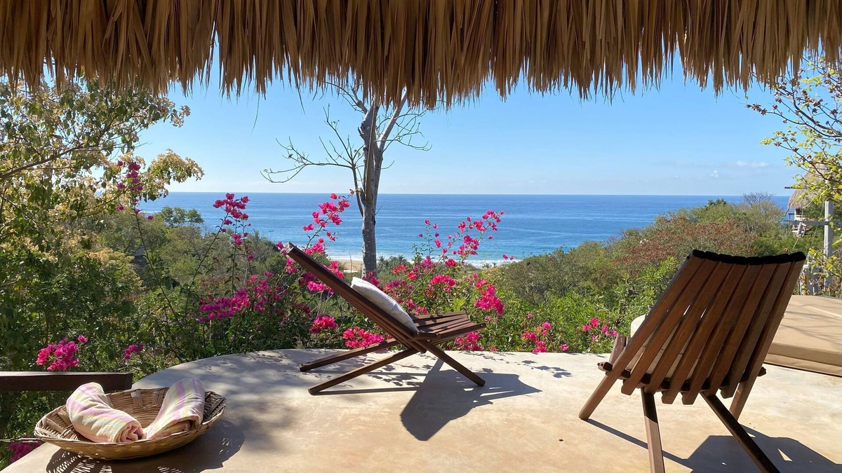 San Agustinillo House | Casa Monte Pacifico, your haven of serenity between beach and rainforest.