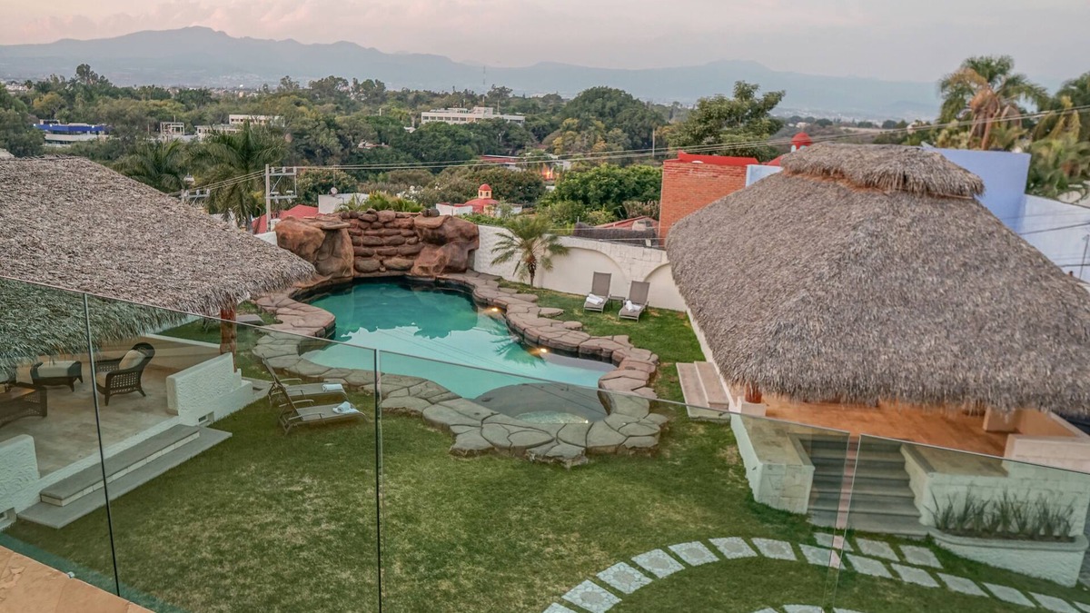 Cuernavaca House | Casa Nicté: Cozy and modern house in Cuernavaca 40 min away from Mexico City!