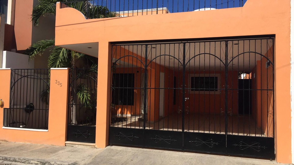 Merida House | Casa Nidia comfortable near Altabrisa wifi a/c dish