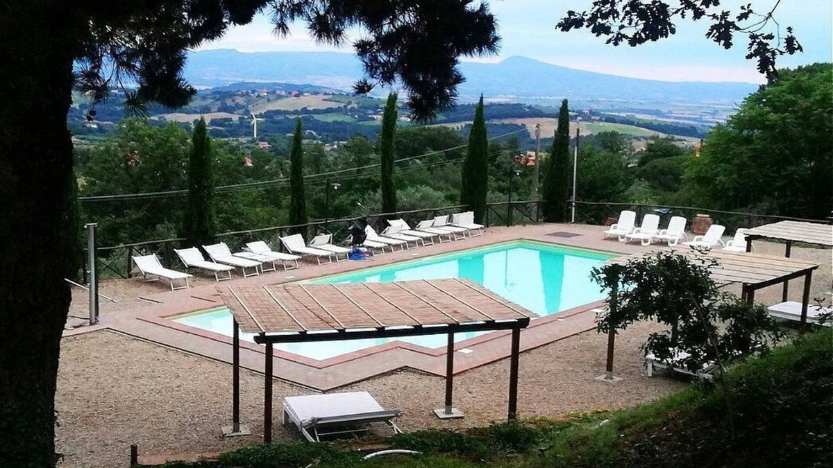 Montefiascone House | Casa Nocetta A: A characteristic and welcoming age-old farm house surrounded by the greenery, with Free WI-FI.
