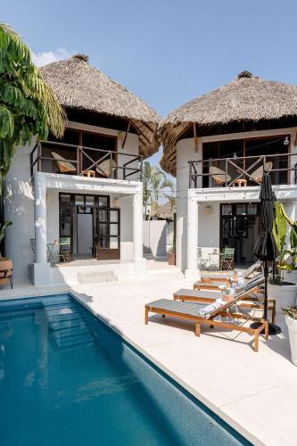 Hidalgo Villa | Casa Nopal-Private Pool, Chic, Steps from Beach