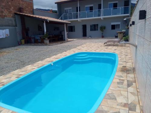Taquaral House | Casa nova com piscina próxima a praia e menos de 3km do centro de Ubatuba