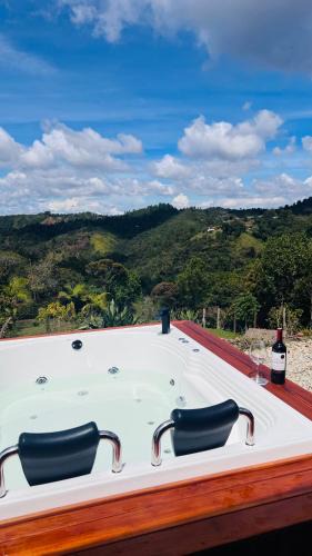 Santa Elena House | Casa Nyra with Jacuzzi near JMC - Santa Elena