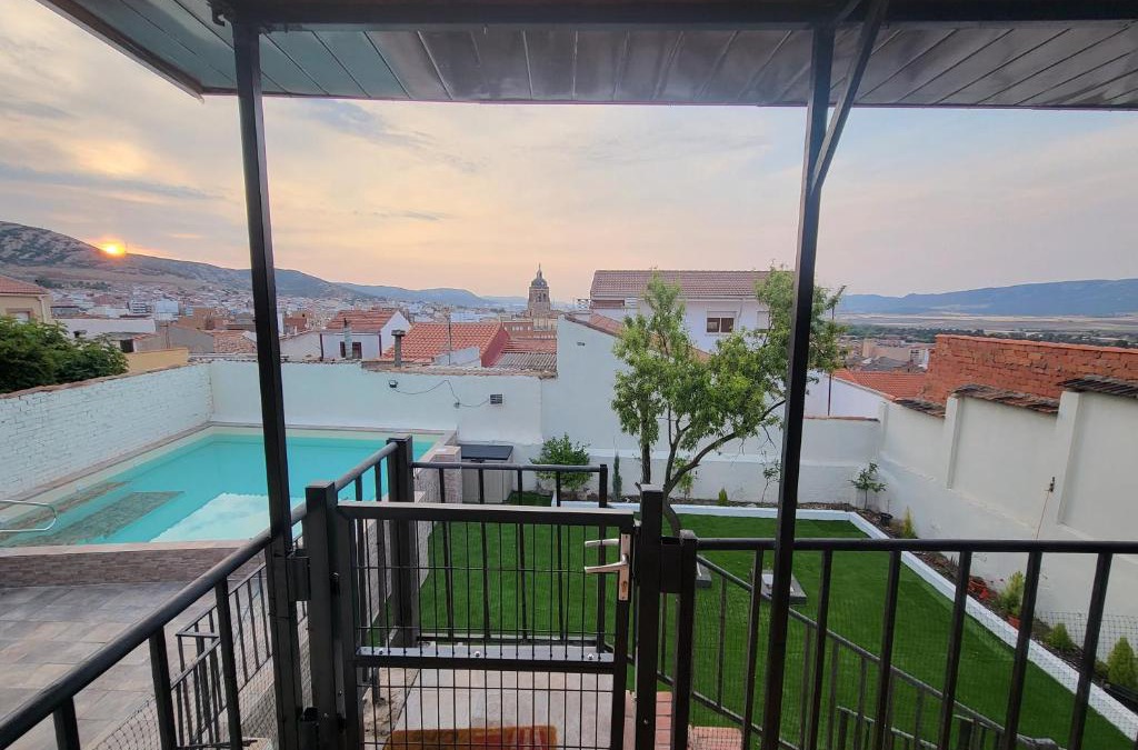 Puertollano House | Casa Oasis Puertollano, una casa rural en Puertollano, agradable, con Piscina en zona tranquila