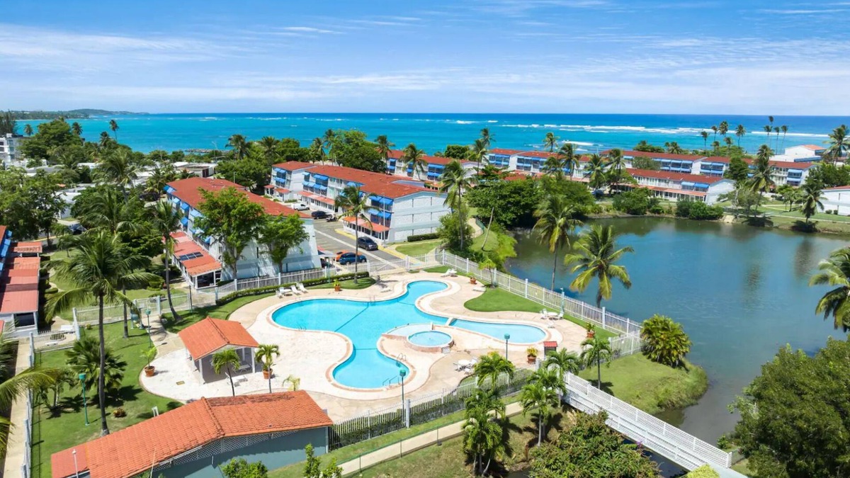 Dorado del Mar Villa | Casa Oasis - Walk to the Beach, Relax in Paradise!, Villa by the Beach – 3 Bedroom, 2.5 bath
