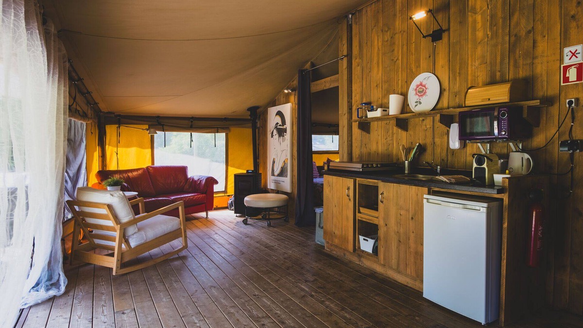 Caldas da Rainha RV Rental | Casa Ohashi – Luxury Glamping Tent with View of the Pond and Green Valley