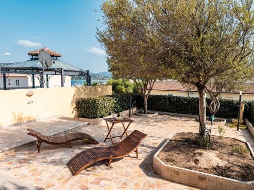 Cannigione House | Casa Olivia - Casa indipendente nel centro di Cannigione a 3 minuti a piedi dal lungomare, 5 minuti a piedi dalla spiaggia più vicina e vicinissima alle spiagge più belle della Costa Smeralda