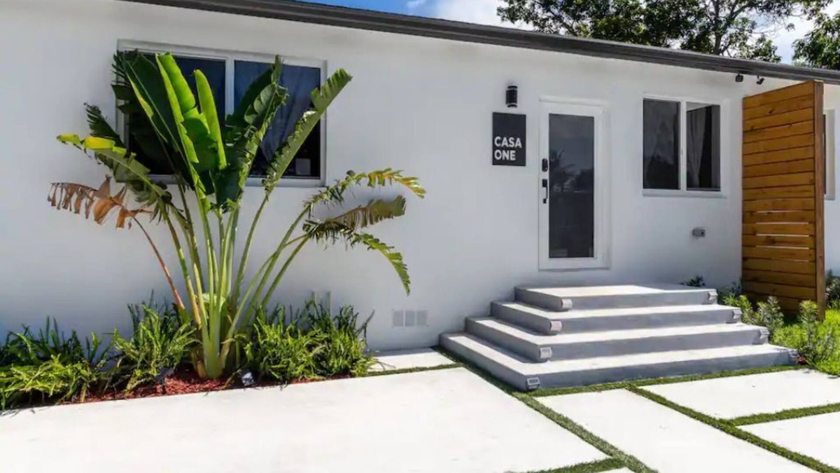 Miami Shores House | Casa One Modern Tropical Retreat - You Will ❤️ it!