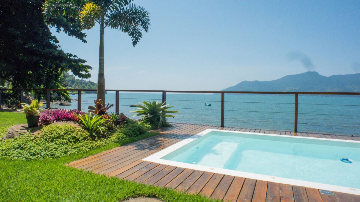 Prainha House | Casa Pé na Areia em frente à Ilhabela