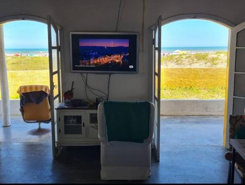 Iguape House | Casa pé na areia frente ao mar. Praia da Juréia.