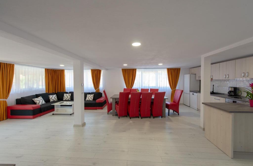 Vulcan House | Casa Pădurarului