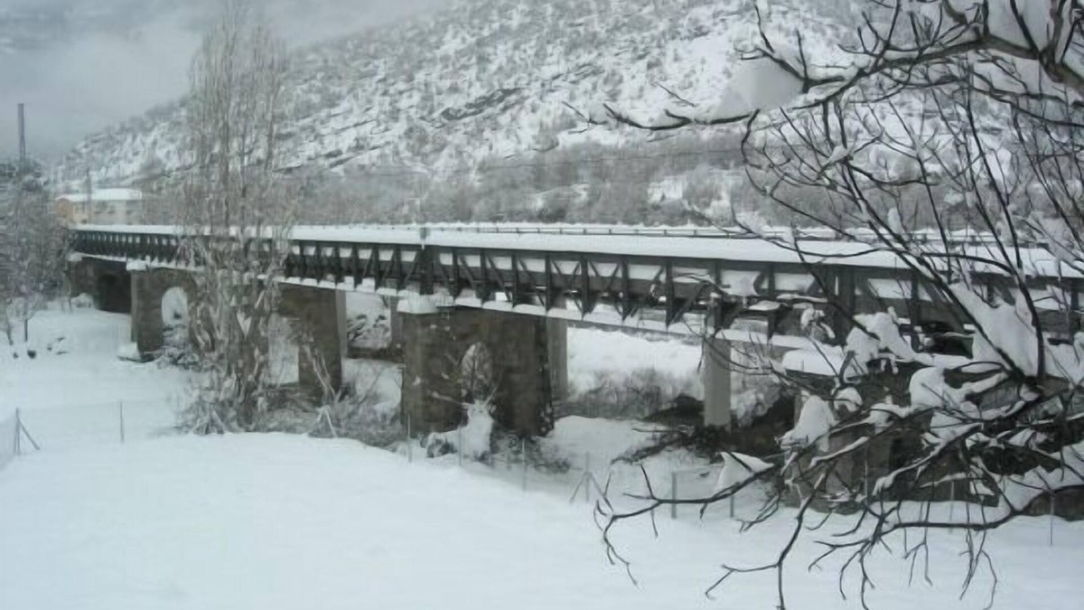 Murillo de Liena Cottage | Casa Pabán apartments for 2/3 people. Views of the river and mountains