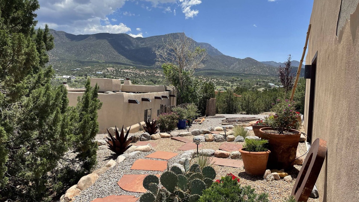 Placitas House | Casa Pajarito-Casita in Placitas
