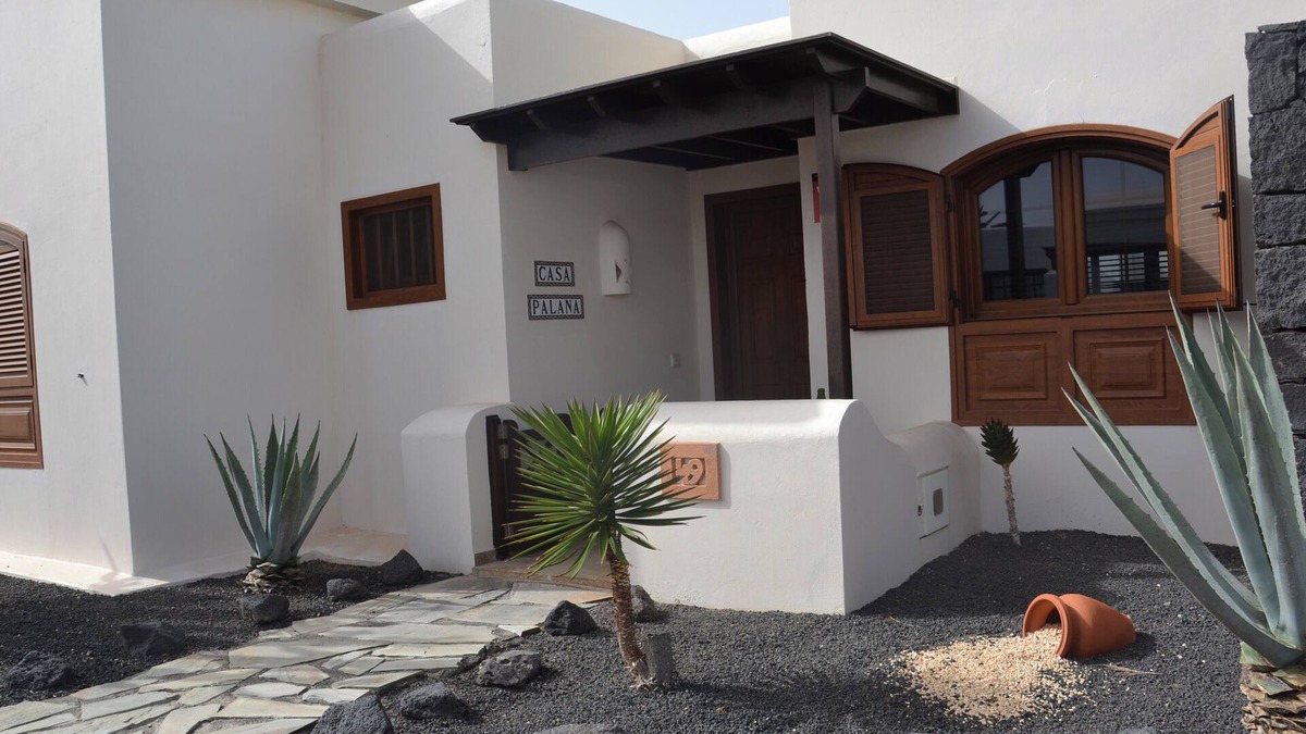 Montana Roja Villa | Casa Palana has been tailored to provide Adults Only guests the ultimate in luxury! Pool en hot tub
