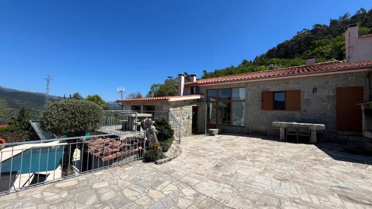 Cova Apartment | Casa para férias - Gerês - Pool - WiFi - River view - Geres National Park