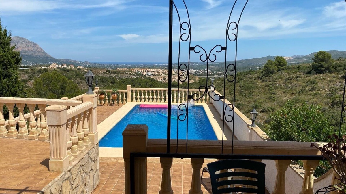 Gata de Gorgos Villa | Casa Pedro, lovely detached villa with private pool on the Costa Blanca