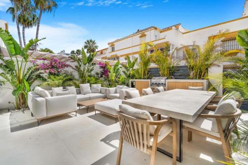 Golden Mile House | Casa Penati - Marbellamar