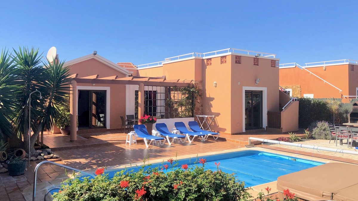 Caleta de Fuste Villa | Casa Piedra - Air Conditioned, Private Pool, Spa, Pool Table, Frontline Golf