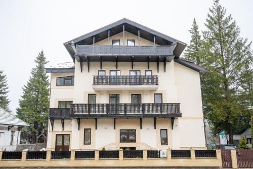 Predeal House | CASA PRAHOVA