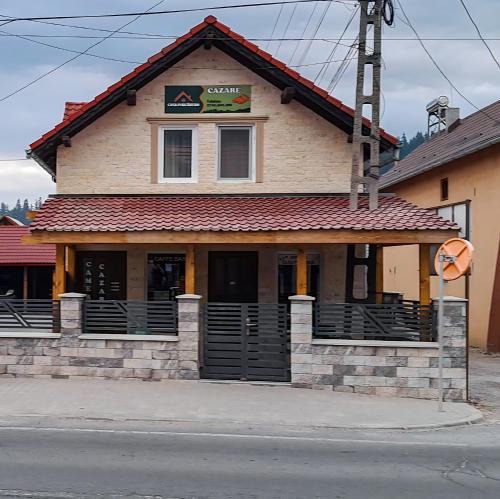 Intorsura Buzaului House | Casa Purcărean