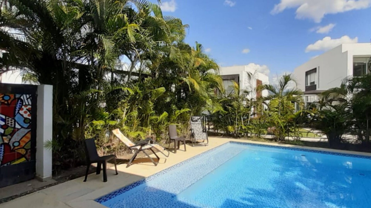 Girardot House | Casa Quinta Privada en Lagos del Peñón