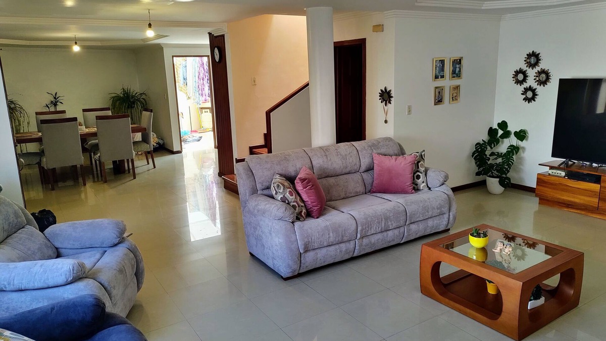 Cuenca House | Casa Quirola