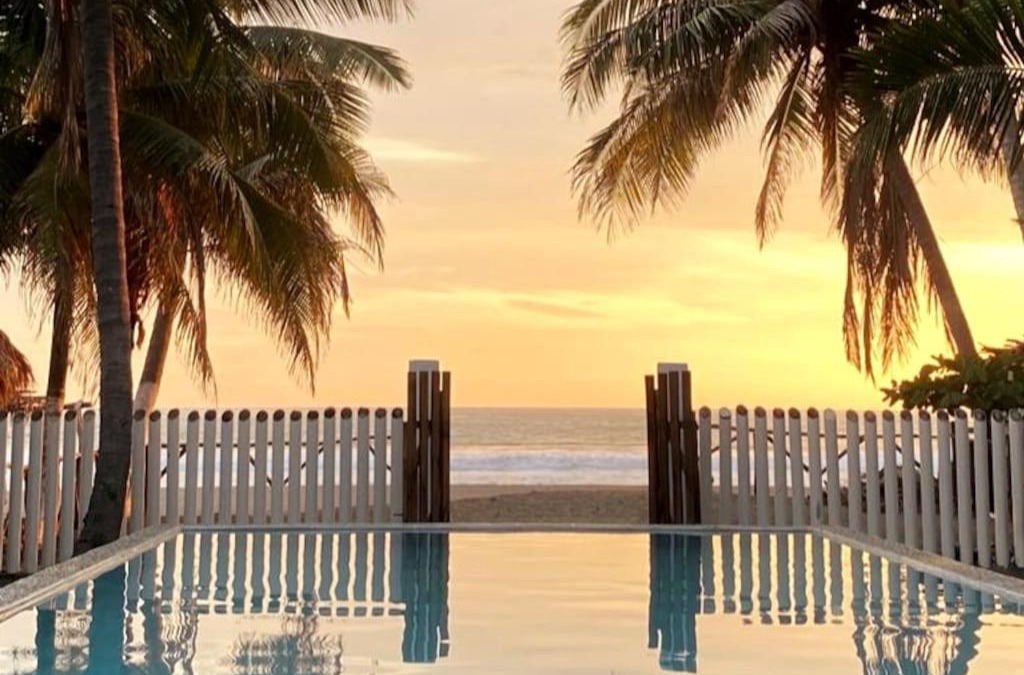 Puerto Arista House | Casa Rústica, Sofía, Frente al mar en Puerto Arista