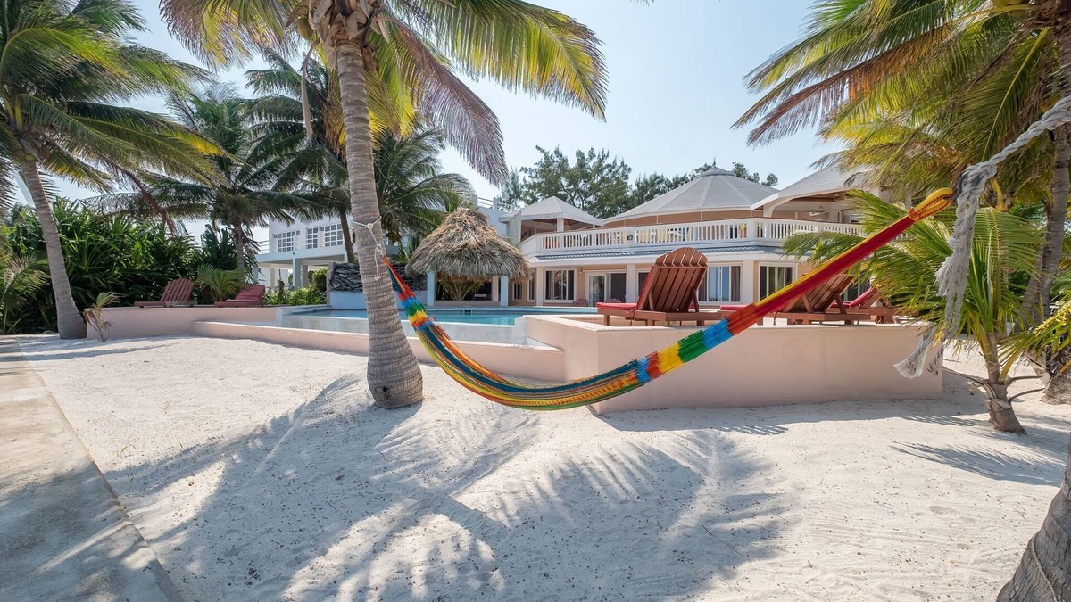 Boca Ciega Villa | Casa Redonda - Luxury Oceanfront 4 Bdrm Private Home