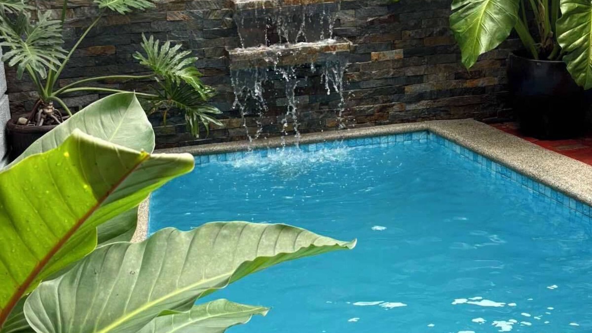 Tagaytay House | Casa Robles Villa 1: Homey, Cozy and Relaxing. With private pool. For 13pax