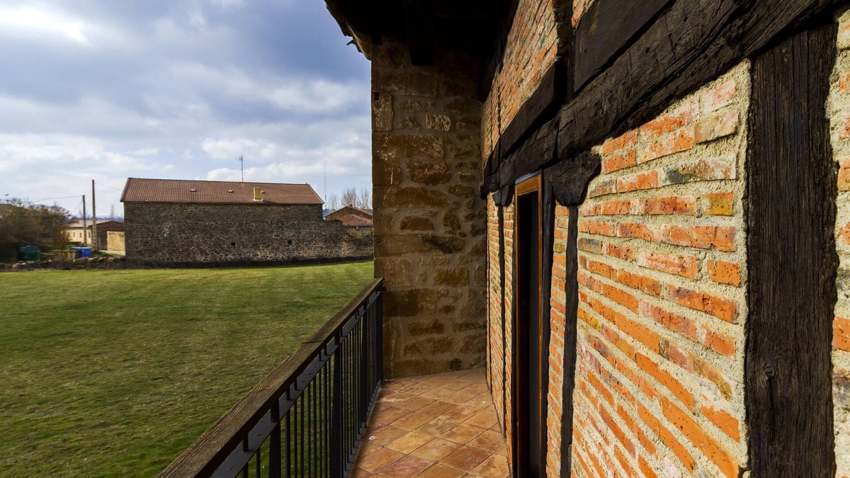 Canduela House | Casa Roja