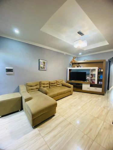 Encarnacion Villa | Casa Rojas