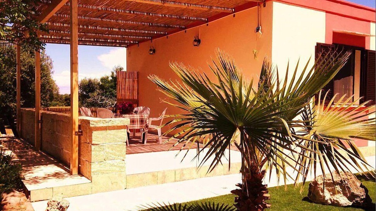 Galatone House | Casa Romina: A characteristic and welcoming independent house in the characteristic style of the Apulian countryside, with Free WI-FI.