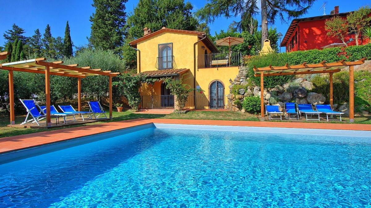Certaldo Apartment | Casa Rossa 4 - Apartment with swimming pool
