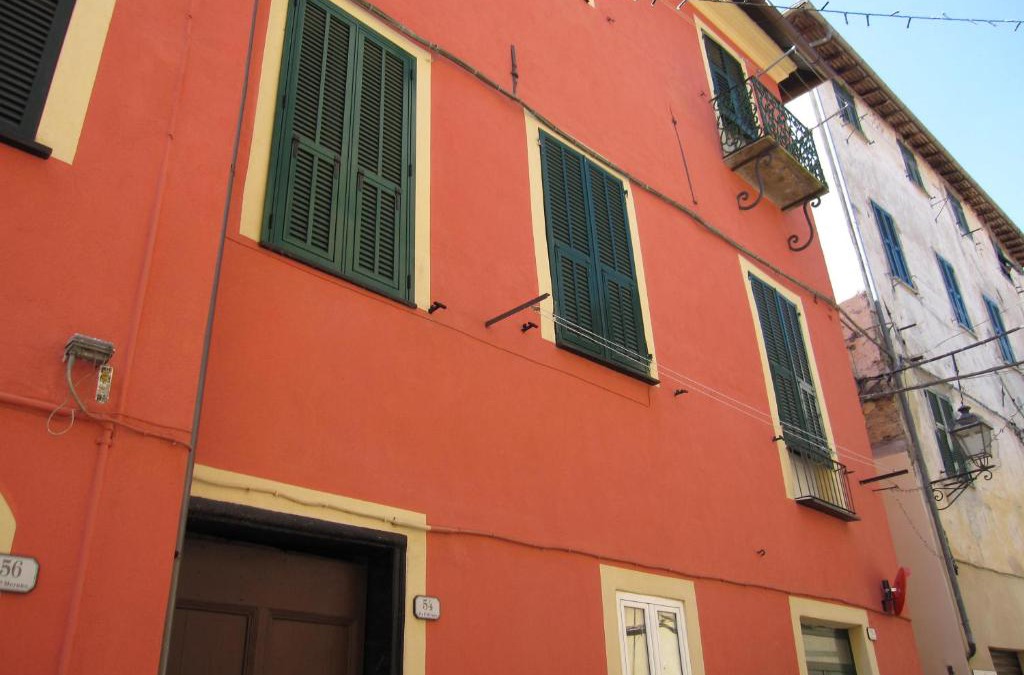 Borgomaro Apartment | CASA ROSSA