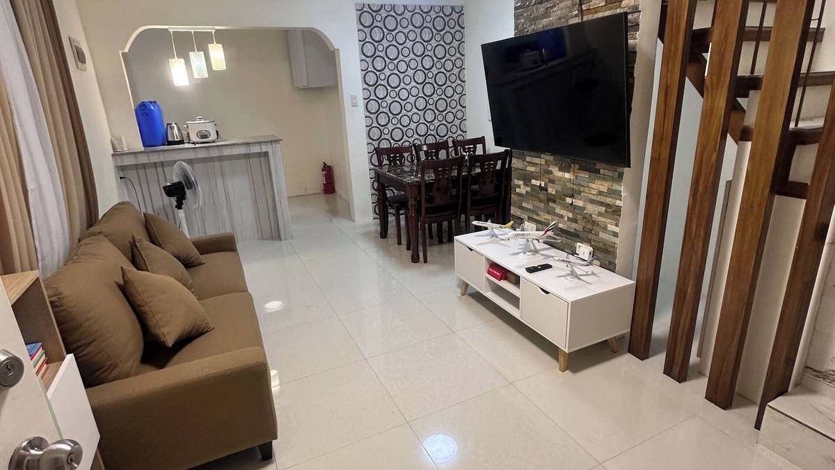 Calamba House | Casa Ru-a charming 2 bedroom house in Calamba City, Laguna.