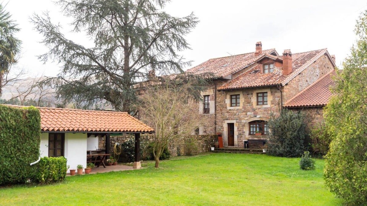 Valle de Cabuerniga Ski Chalet | Casa rural La Carlota Renedo de Cabuerniga