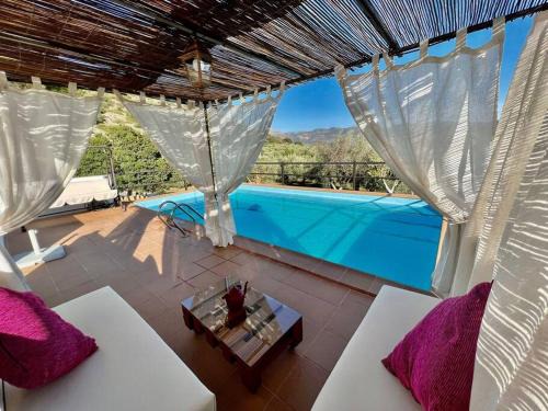 Castillo de Locubin House | Casa Rural Alfavila