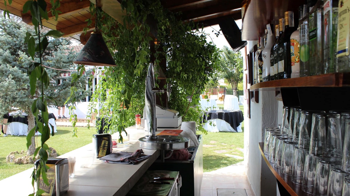 Ayora Ski Chalet | Casa Rural Bacil House