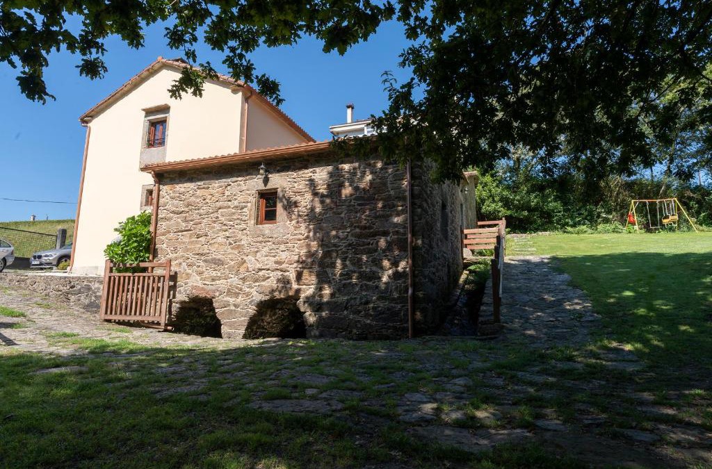 Santiago de Compostela House | Casa rural completa Río Sarela