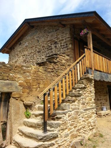 Robleda-Cervantes House | CASA RURAL Calma del Lago