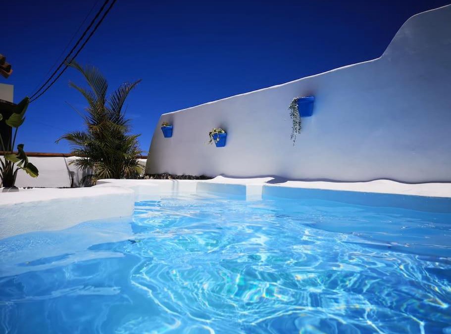Santa Barbara House | Casa rural con piscina climatizada