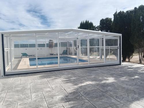 Elche Villa | Casa rural con piscina climatizada y barbacoa a 10 km de Alicante y playas, 3000 m2 de terreno