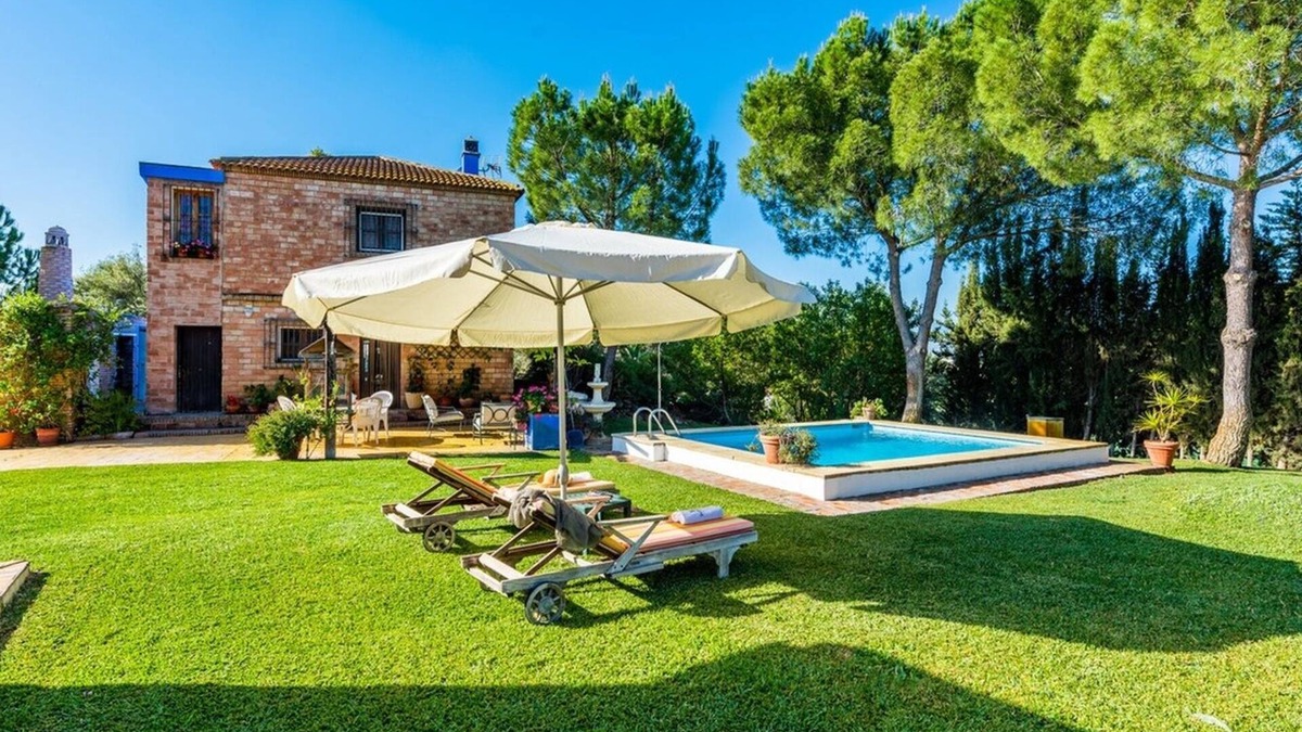 Campanillas Villa | Casa Rural Cupiana Málaga by Ruralidays