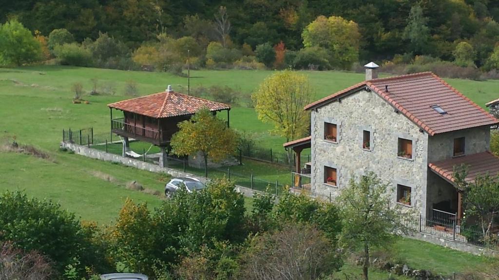 Santa Maria de Valdeon House | Casa Rural El Hórreo