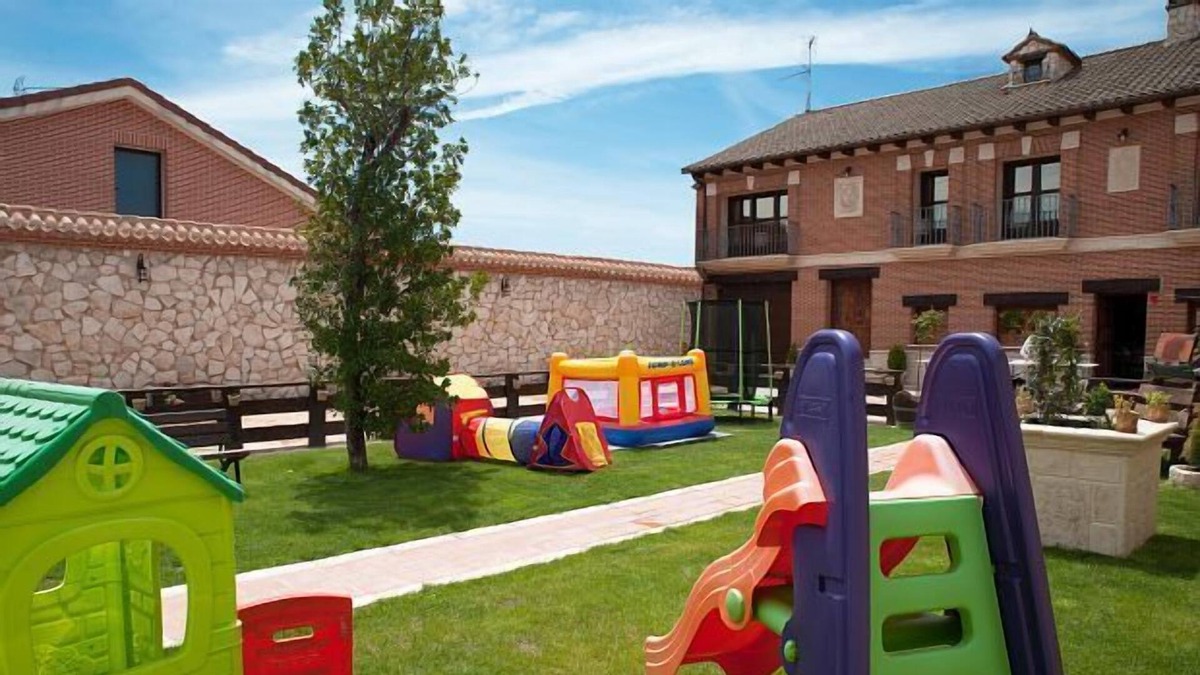 Serrada Cottage | Casa Rural La Cántara for 17 people