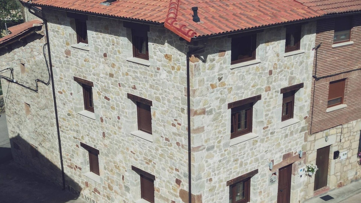 Valmala House | Casa Rural LA Genciana