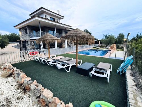 Chella Villa | Casa Rural la Montana 1