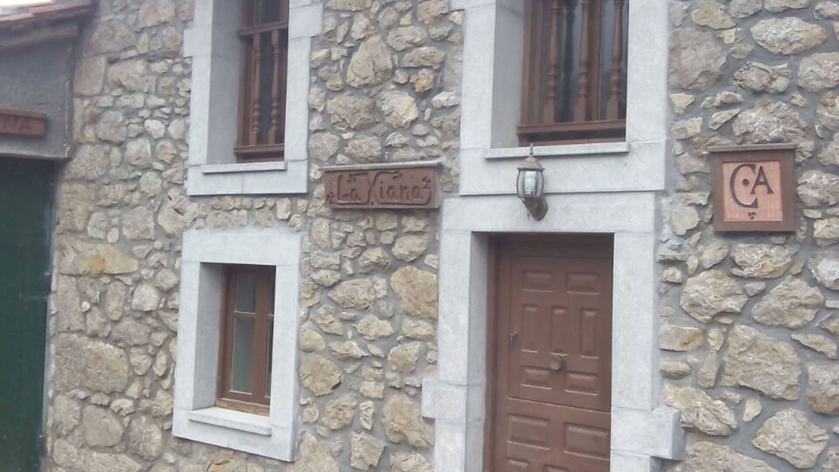 Ponga House | Casa Rural La Xiana located on the northern slopes of Tiatordos (Asturias)