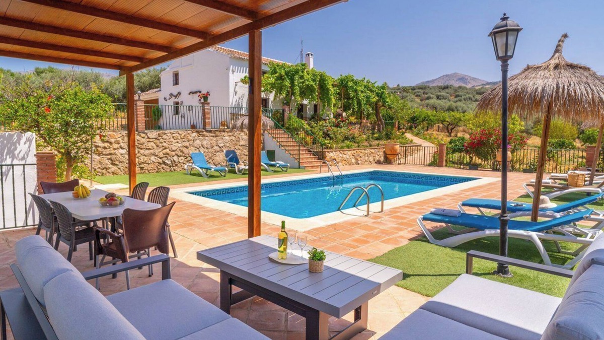 Periana Villa | Casa Rural Loma de Moya Periana by Ruralidays