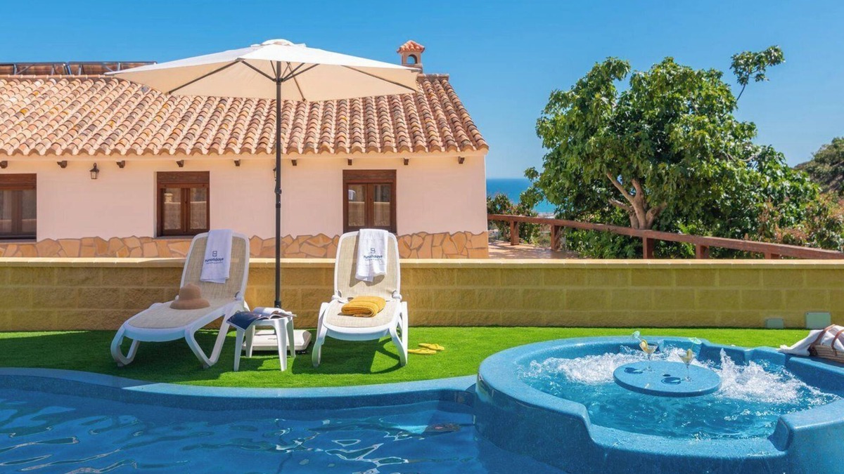 Velez-Malaga Villa | Casa Rural Los Aleses Vélez-Málaga by Ruralidays